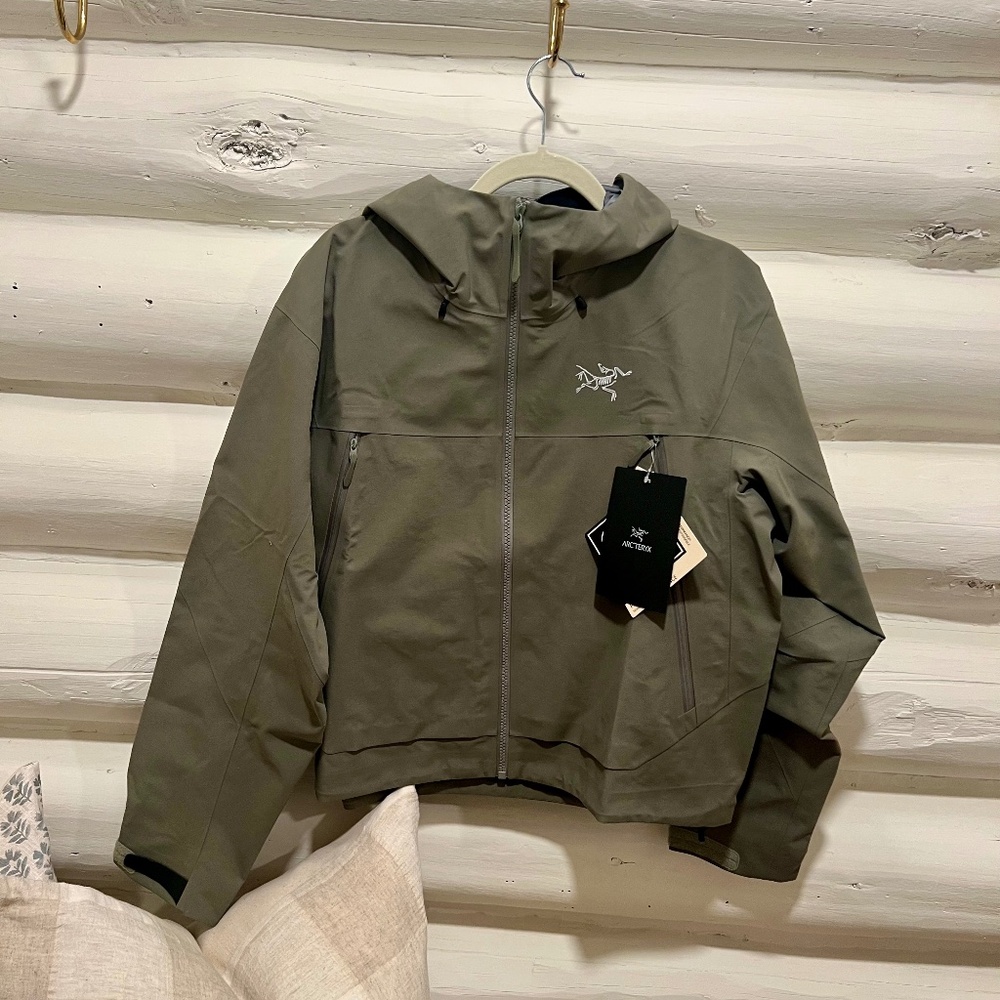 Arc’teryx ALTIRA CROPPED JACKET WOMEN'S